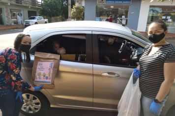 Foto - Drive-Thru EMEI Primeiros Passos blocos A e B