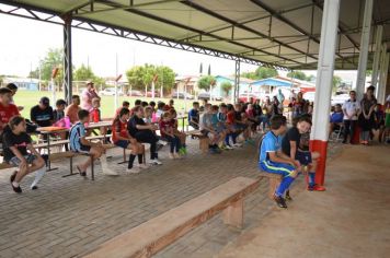 Prefeitura inaugura escolinha de futebol para crianças e adolescentes