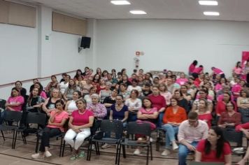 EVENTO DO OUTUBRO ROSA REÚNE CERCA DE 200 MULHERES