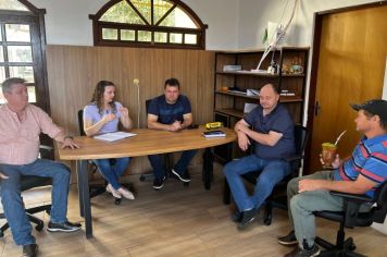 Reunião discute impactos da estiagem em Coronel Barros e busca alternativas para minimizar prejuízos ao setor agrícola