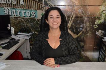 Cristiana dos Santos Arnt assume interinamente a prefeitura de Coronel Barros, durante férias do prefeito Edison Osvaldo Arnt