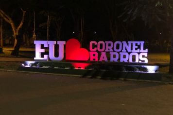 O município de Coronel Barros instalou letreiro turístico na Praça verde.