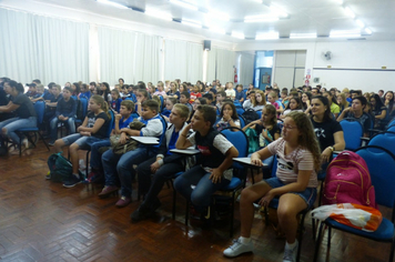 Começam as aulas para os anos iniciais e finais na Escola Miguel Burnier