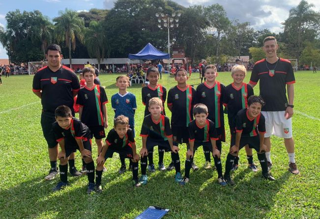 Escolinha de Futebol Coronel Barros participou neste sábado, 15 de abril, da “COPA MOLEQUE BOM DE BOLA”FUTEBOL SETE no Rincão dos Goi em Ijuí.