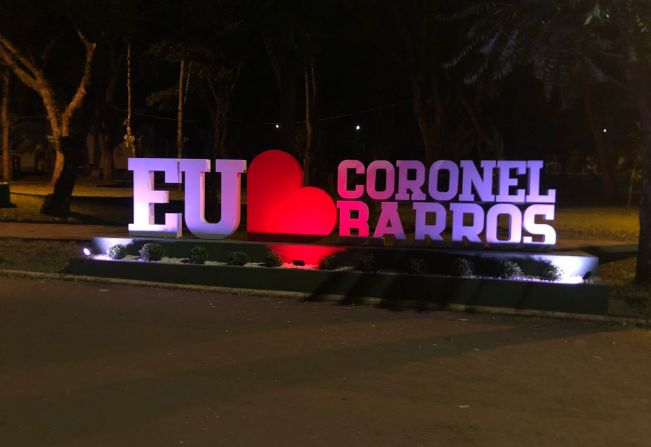O município de Coronel Barros instalou letreiro turístico na Praça verde.