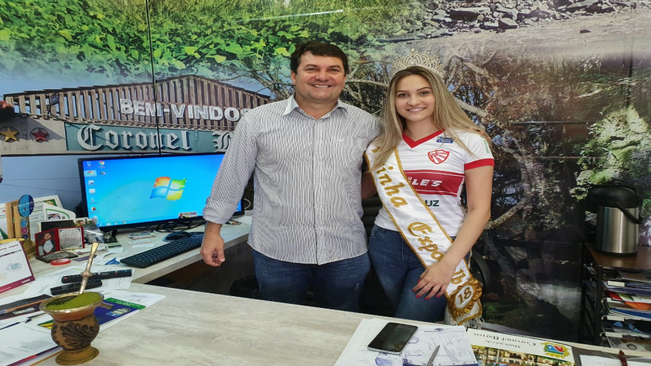 Prefeito recebe visita da rainha de Coronel Barros e embaixadora do São Luiz