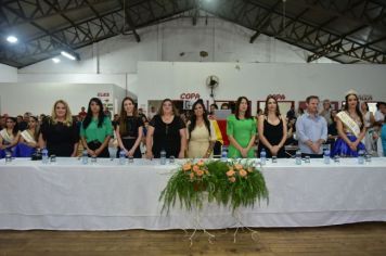 Foto - Eleitas as soberanas da 9ª Expocelb de Coronel Barros durante cerimônia no Clube Ipiranga