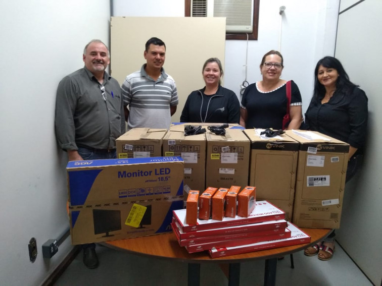 Com recurso economizado em 2018, Câmara de Vereadores adquire computadores à educação municipal