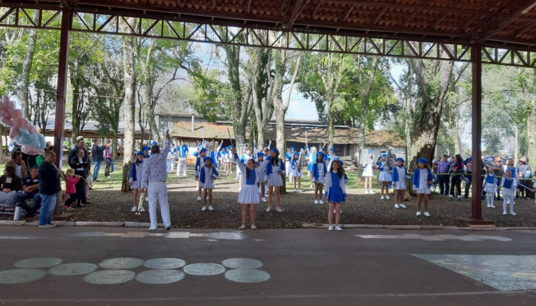 Comunidade prestigia e participa do Desfile Cívico 2019