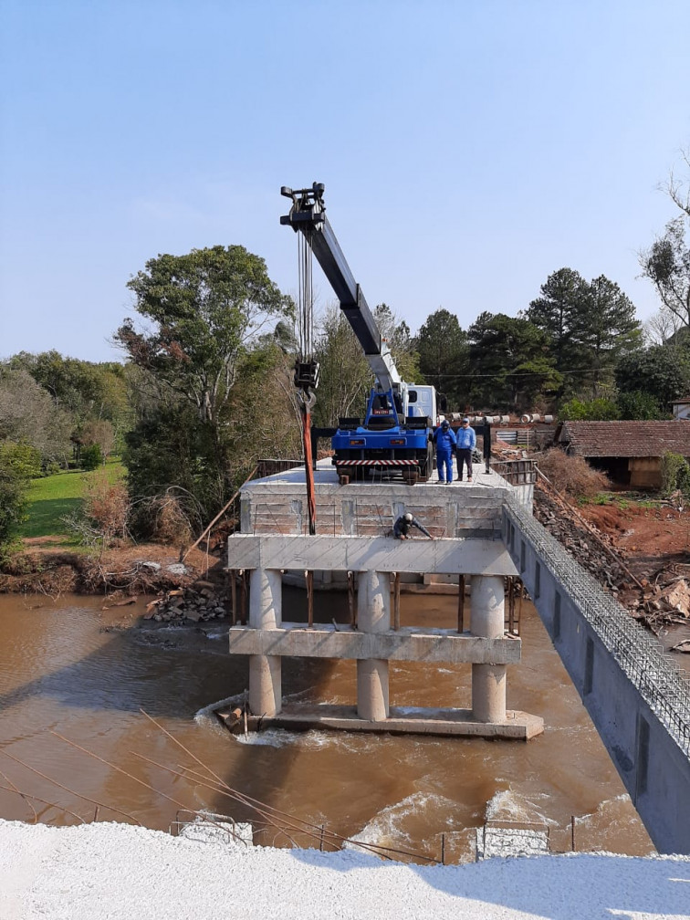 Construção da ponte sobre o Rio Conceição passa para a última etapa