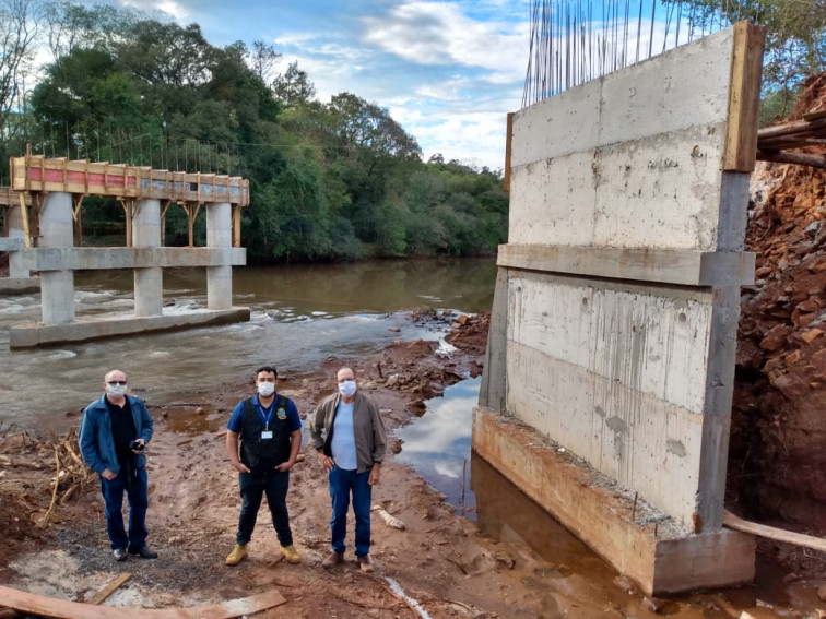 Construção da ponte sobre o Rio Conceição passa para a última etapa