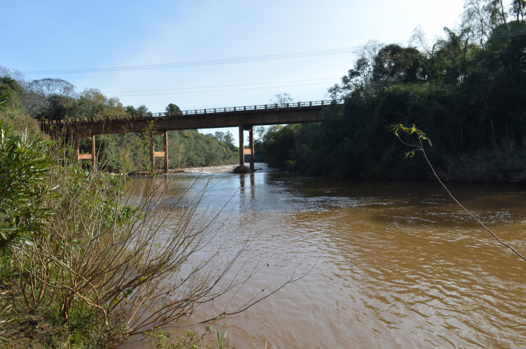 Prefeito de Coronel Barros assina contrato para construção de ponte sobre o Rio Conceição