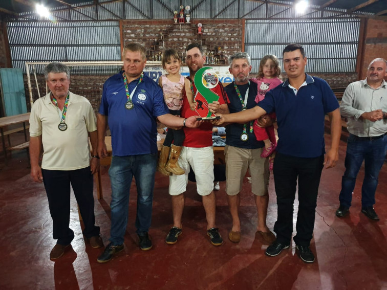 Linha 8 é a equipe campeã do Campeonato Municipal de Bocha