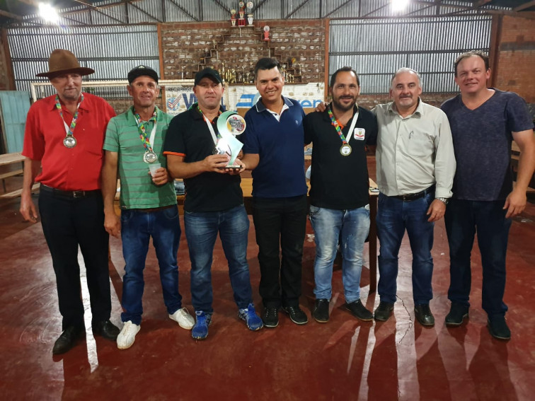 Linha 8 é a equipe campeã do Campeonato Municipal de Bocha