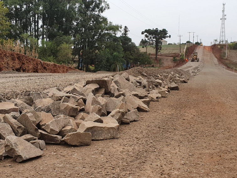 Obras de pavimentação asfáltica seguem em Coronel Barros