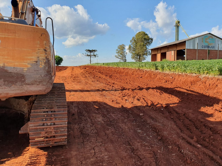 Secretaria de Obras alarga e prolonga rua no Distrito Industrial