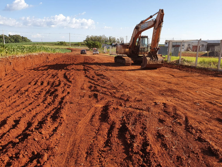 Secretaria de Obras alarga e prolonga rua no Distrito Industrial