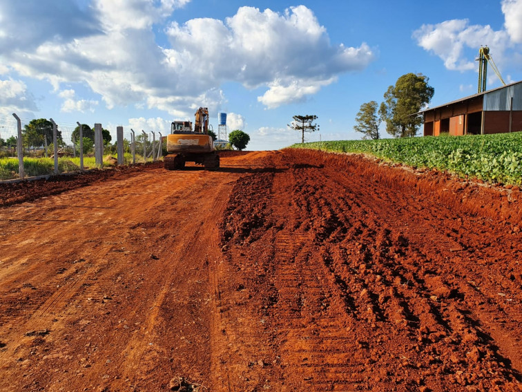 Secretaria de Obras alarga e prolonga rua no Distrito Industrial