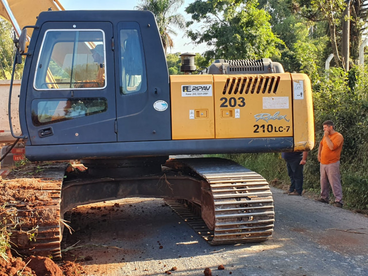 Iniciam as obras de pavimentação asfáltica em Coronel Barros